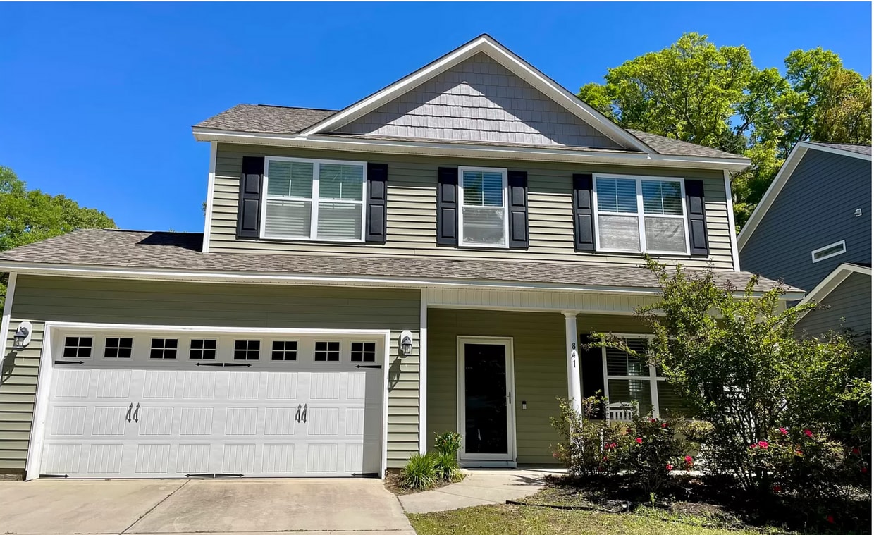 Primary Photo - Large home, Pet friendly