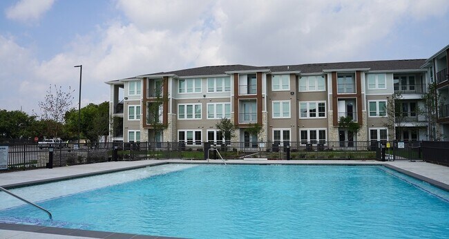 Foto del edificio - 1475 Gears Rd
