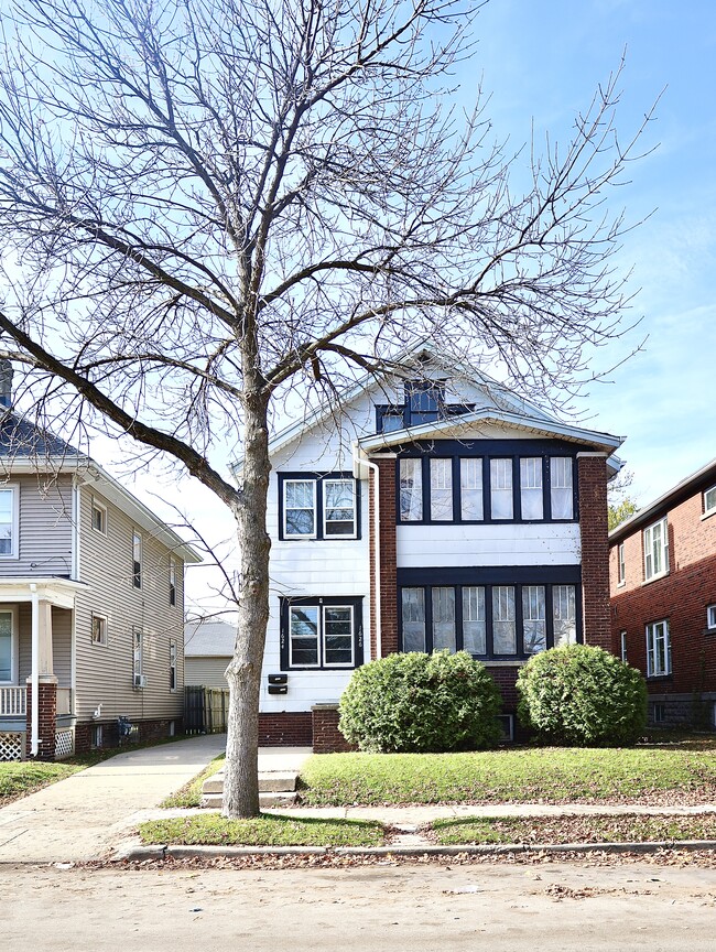 Foto del edificio - 1624 Kearney Ave