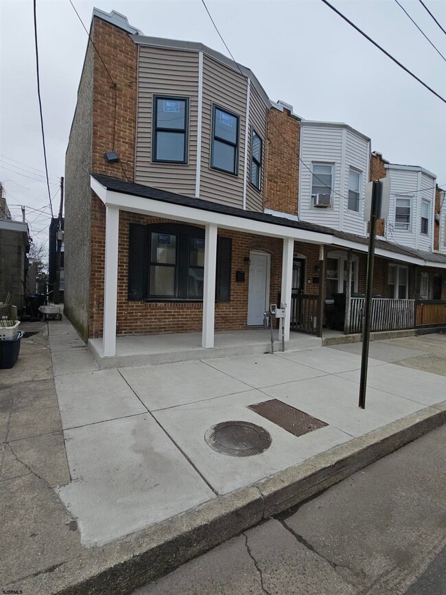 Building Photo - 902 Keener Ave