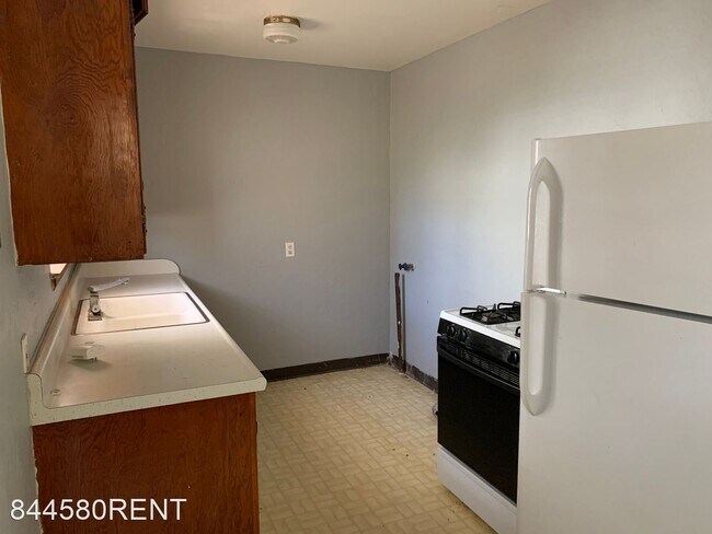 Building Photo - 1 br, 1 bath House - 1210 NW Pershing Dr