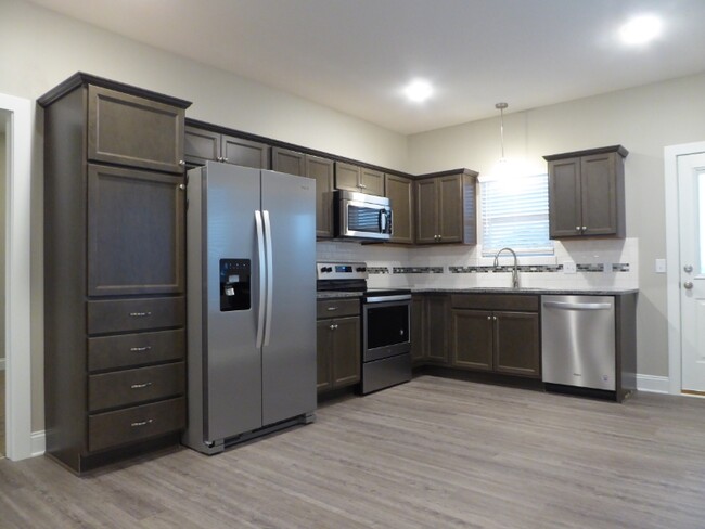 Building Photo - 2136 E Village Estates Dr