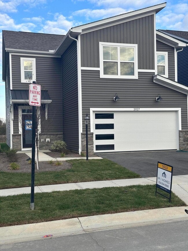 Building Photo - 2027 Aerotrain Ct N