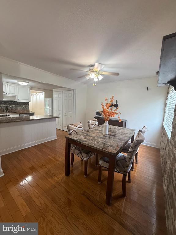 Foto del edificio - 1080 Pendleton Ct