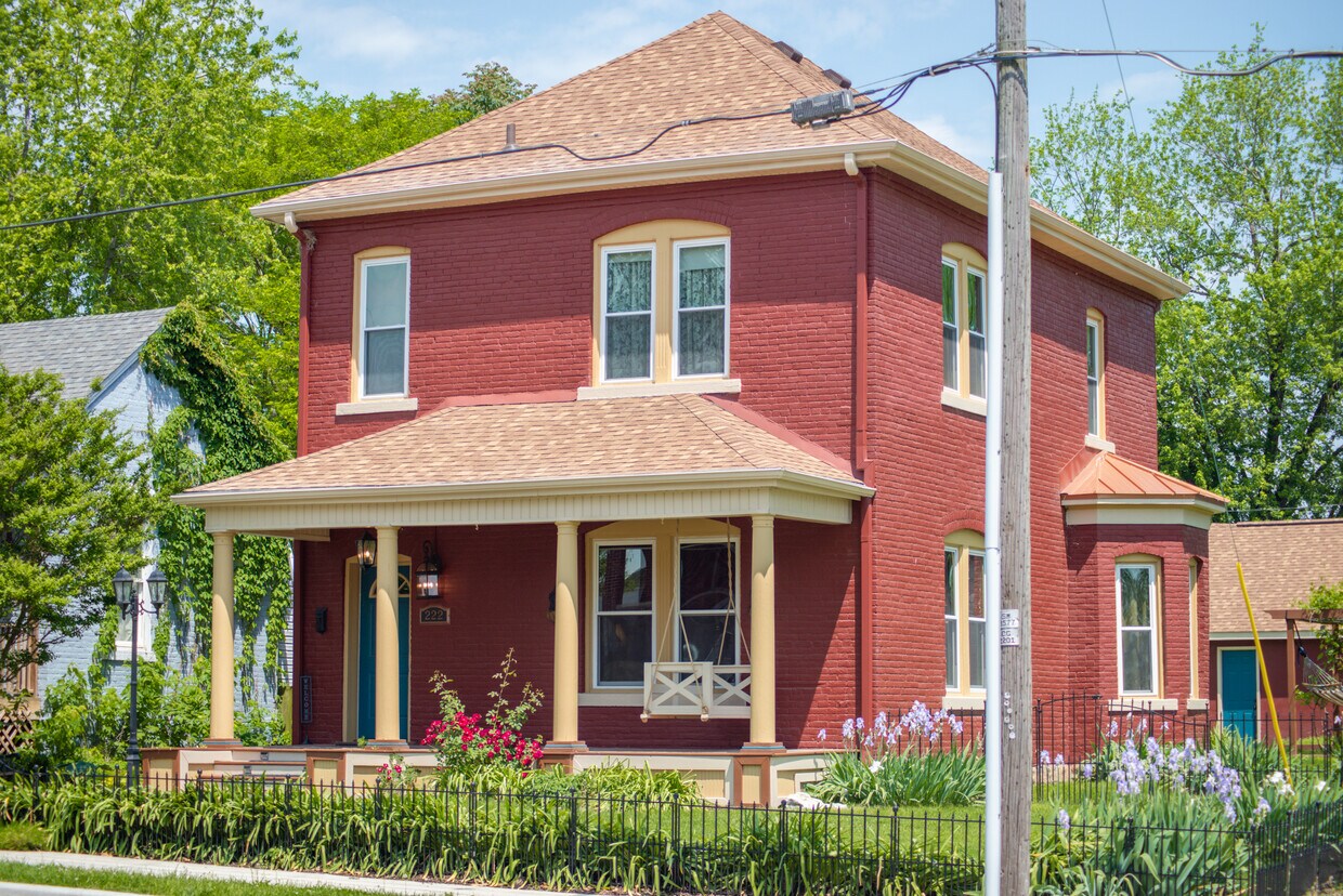 Primary Photo - 222 Good Hope St