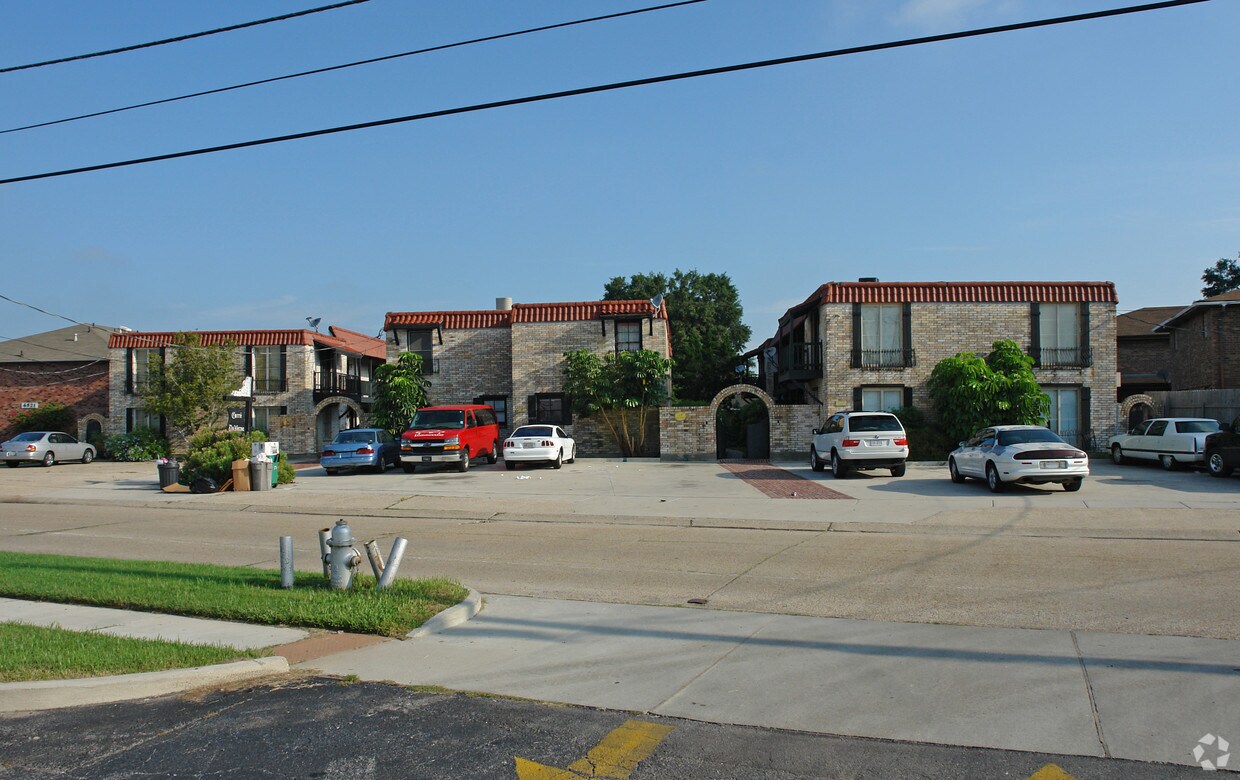 Primary Photo - 4809 Yale St