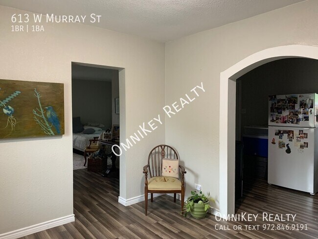 Foto del edificio - 613 W Murray St