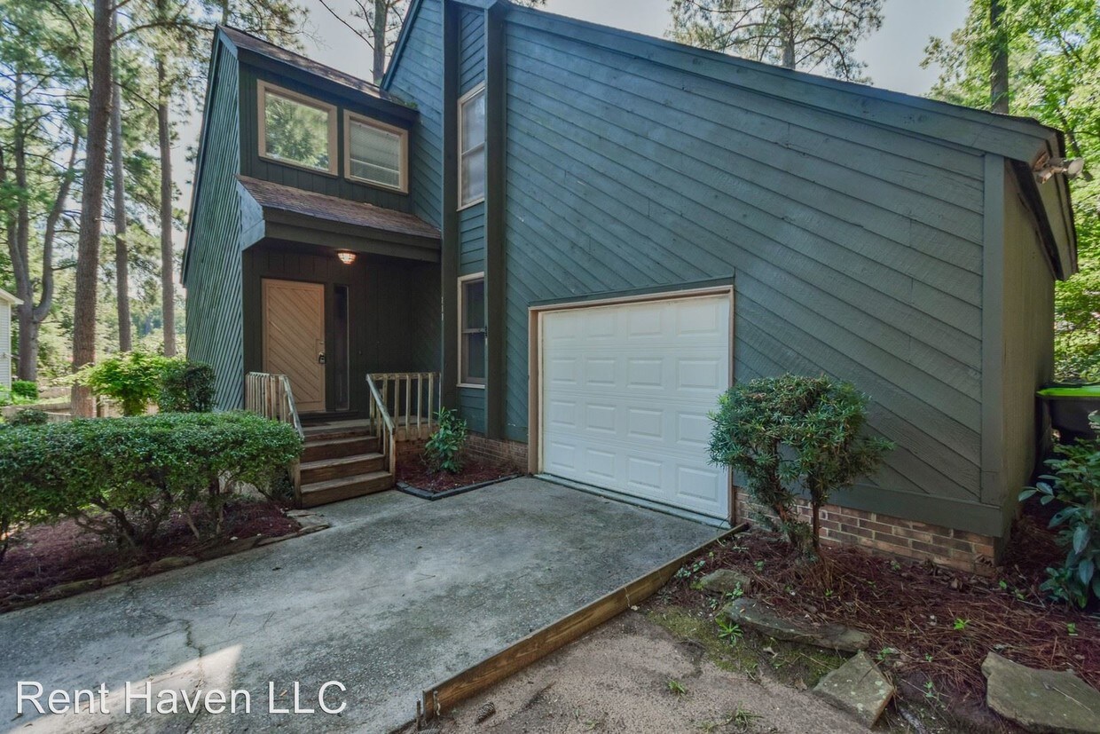 Foto principal - 4 br, 2 bath House - 111 Beckett Cir