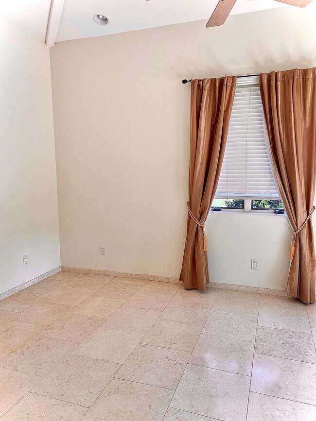 Foto del edificio - Beautiful 1 BD / 1 BA Granny Unit in Count...