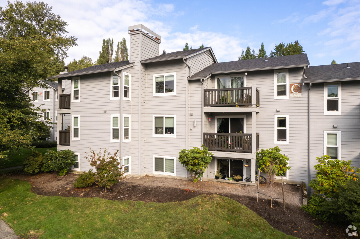 Exterior - Coventry Place Apartments