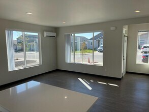 Building Photo - 1005 Greenfield Dr
