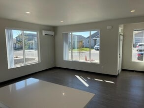 Building Photo - 1005 Greenfield Dr