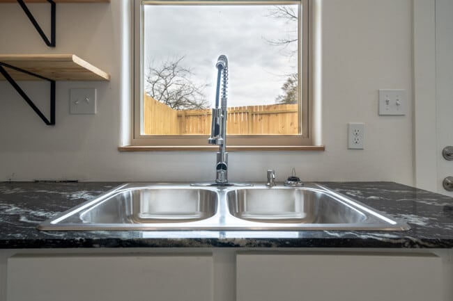 Building Photo - 2 Earl Dr