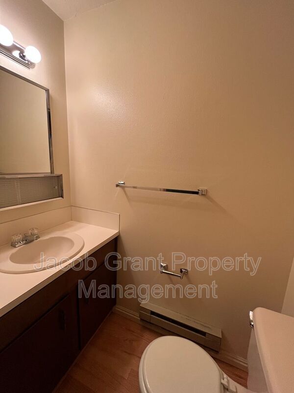 Building Photo - 735 Whittier St