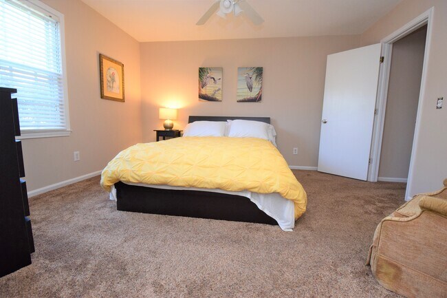 Foto del edificio - 617 Plymouth Dr