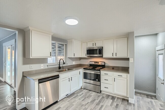 Building Photo - 819 E 1000 S