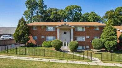 Building Photo - Lakeland Apartments ::OPEN HOUSE::