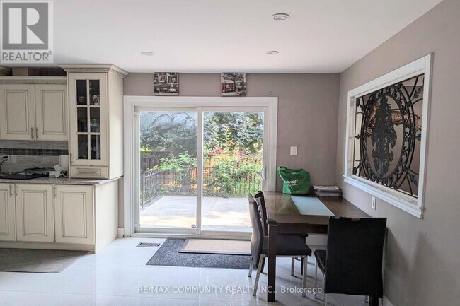 Photo du bâtiment - 81 Oxford St