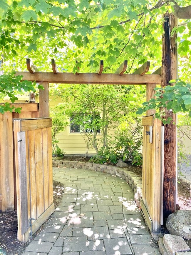 Building Photo - West Hills Gem with Timeless Charm and Mod...