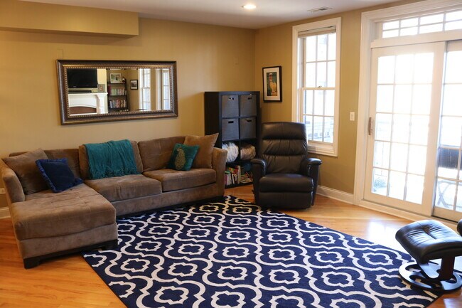 Foto del edificio - 708 W Barry Ave