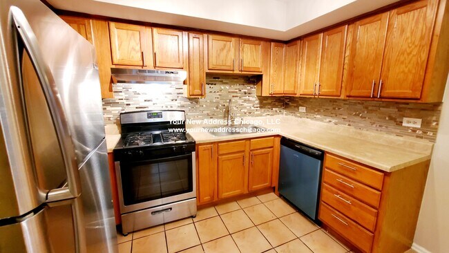 Building Photo - 1103 Holiday Ln