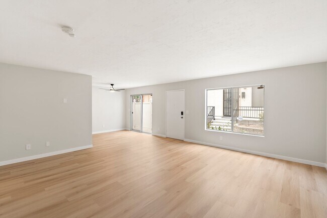 Foto del edificio - 6908 Camphor Ln