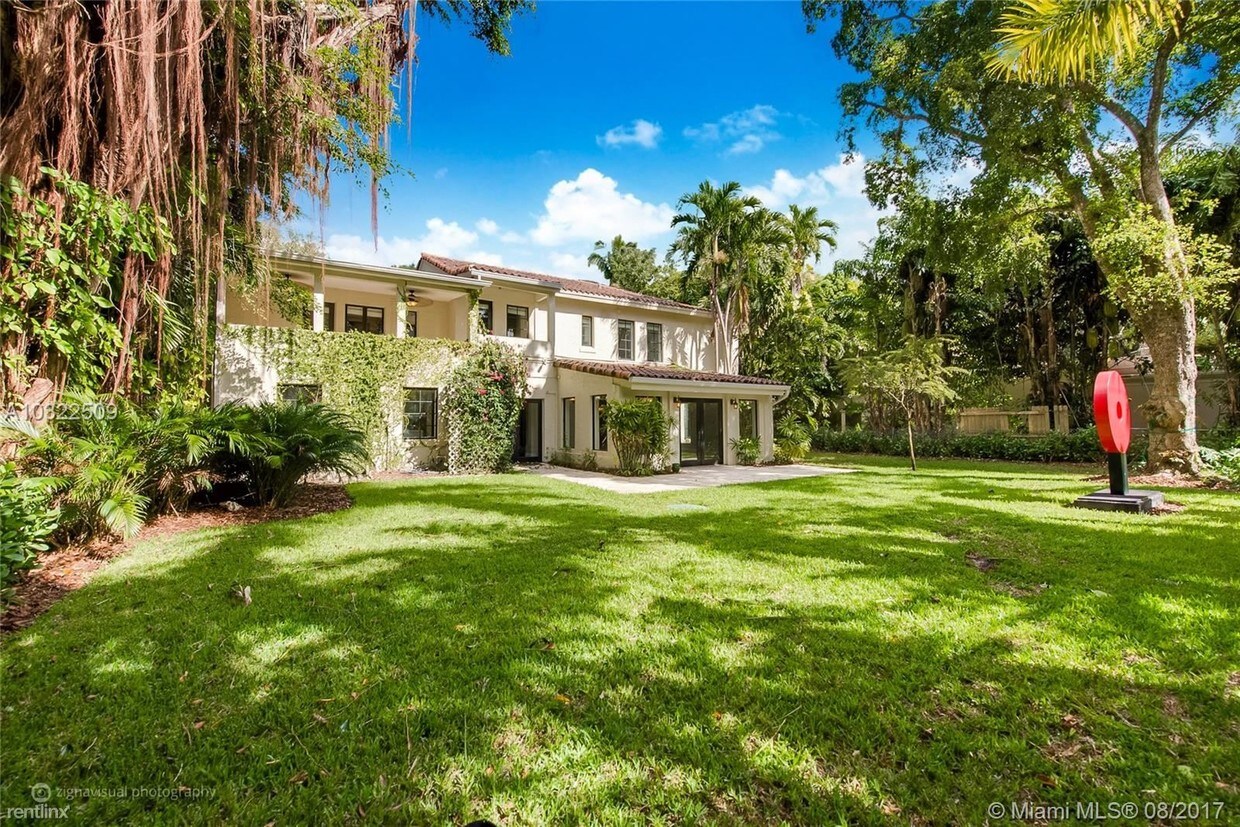 Foto principal - 3608 Saint Gaudens Rd