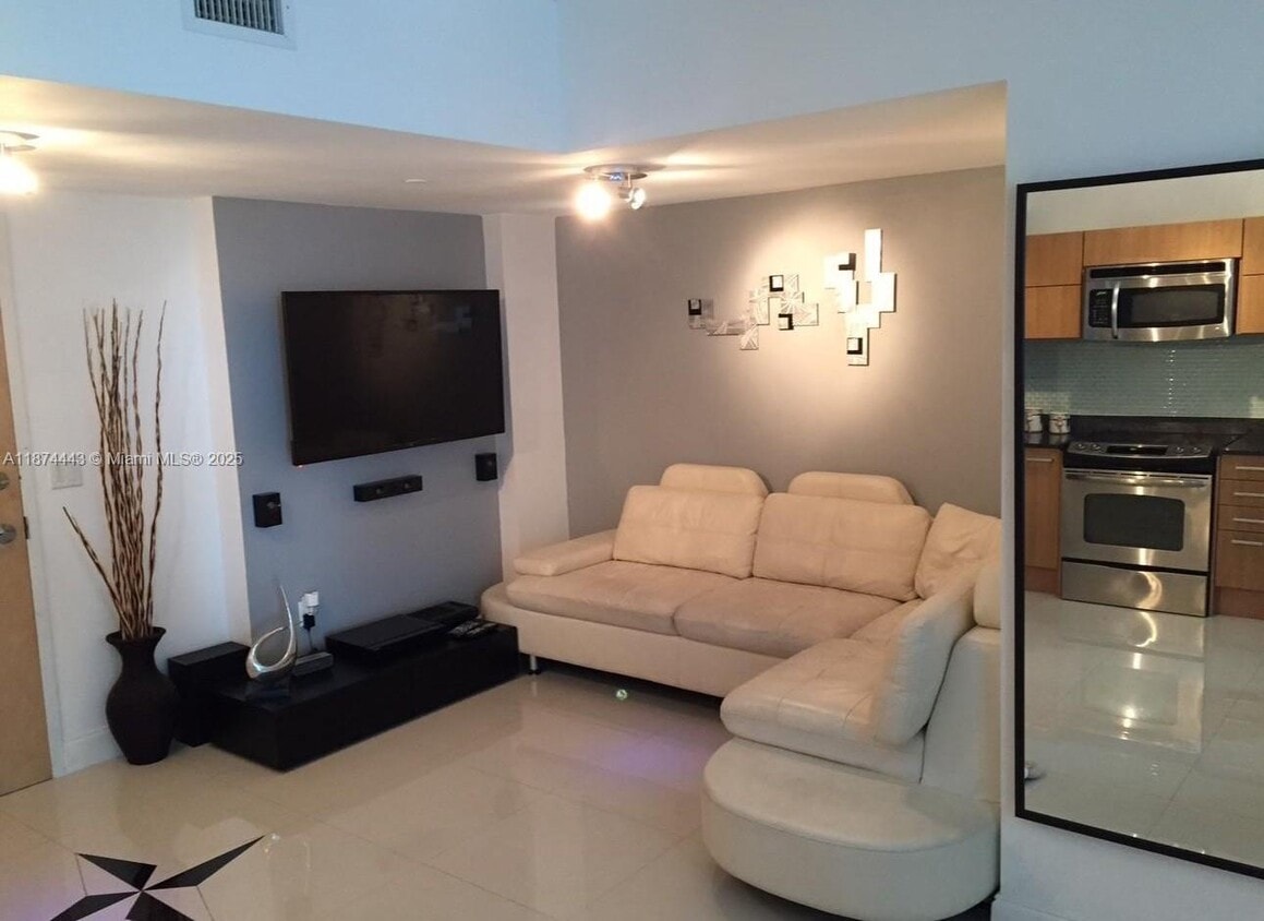 Primary Photo - 350 S Miami Ave