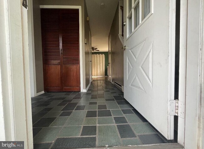 Foto del edificio - 1505 Ridgeview Ln