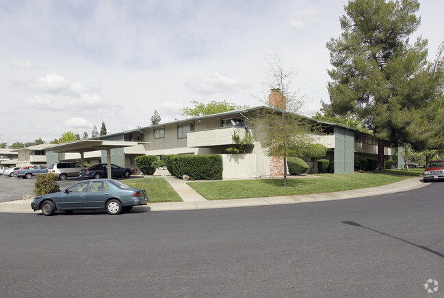 Building Photo - Sierra Gardens