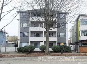 Building Photo - 3026 Beacon Ave S