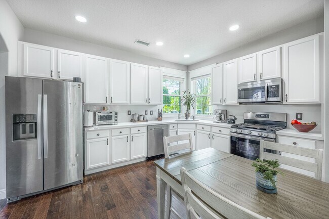 Foto del edificio - Gorgeous 4bed/3bath home FOR RENT at Winte...