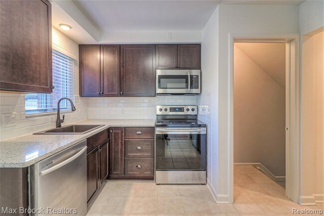 Foto del edificio - 576 W Merrill St