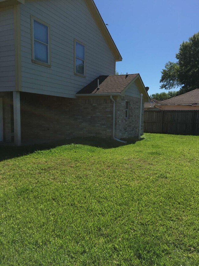 Foto del edificio - 7410 Frostview Ln