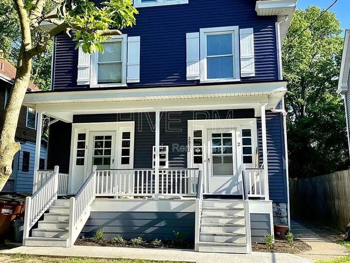 Photo - 2033 Maple Avenue