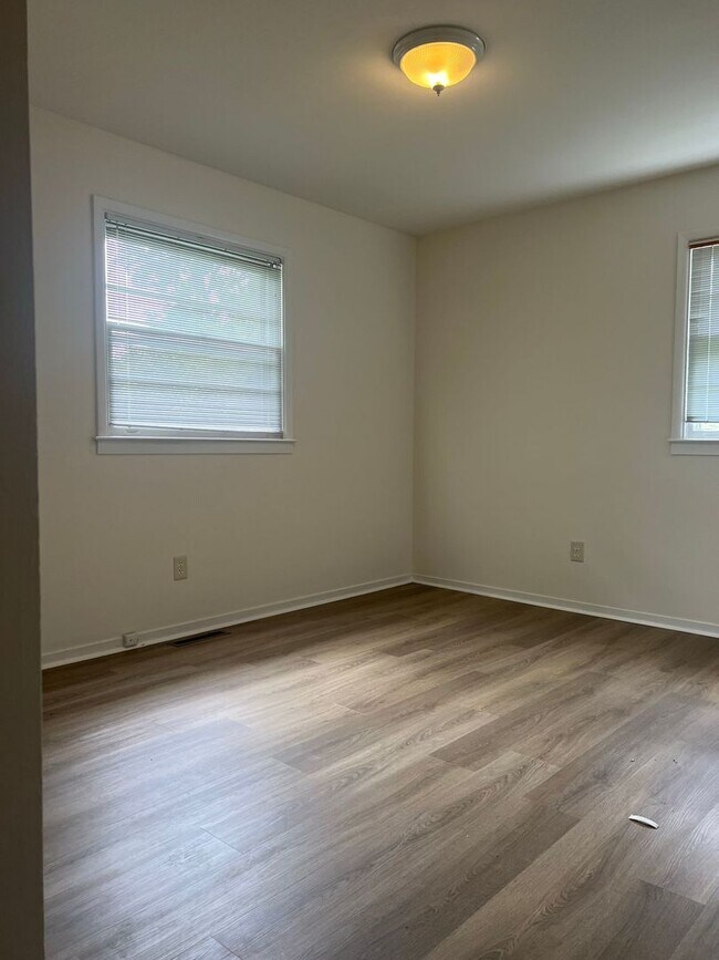 Foto del edificio - 4 Fairway Ln