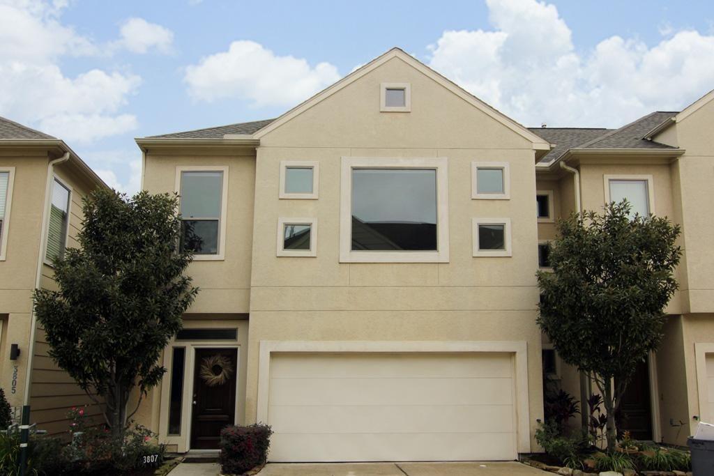 Primary Photo - 3807 Center Plaza Dr