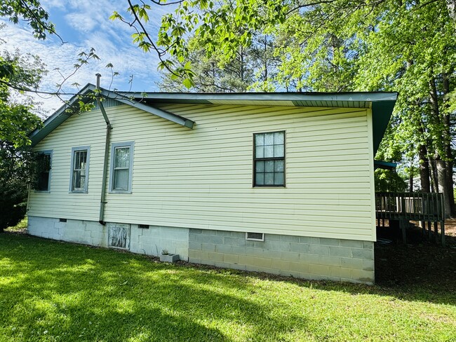Building Photo - 1705 Mc Dowell St