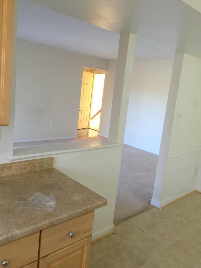 Foto del edificio - 2 bed room for rent  2732 Bordeaux Pl Wood...