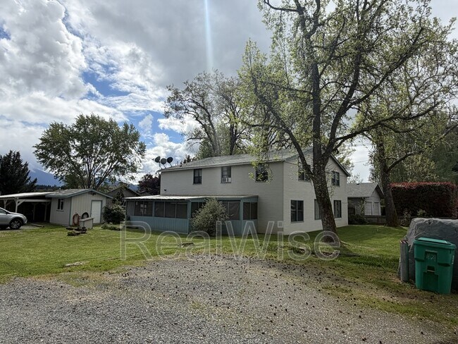 Building Photo - 1628 Leonard Rd