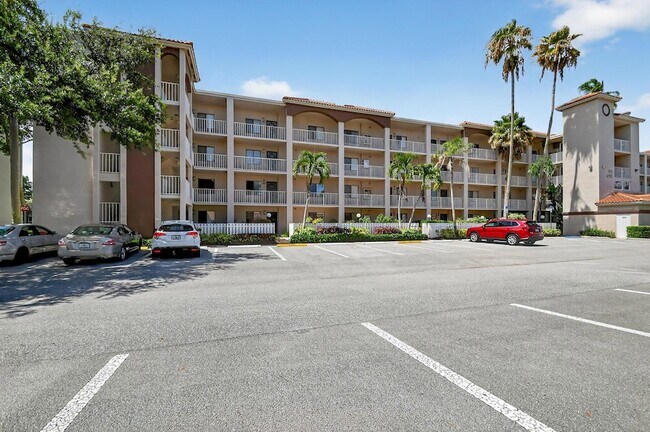 Foto del edificio - 6193 Pointe Regal Cir