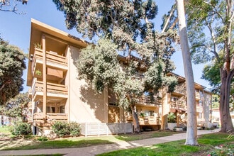 Building Photo - 4012 Valeta St