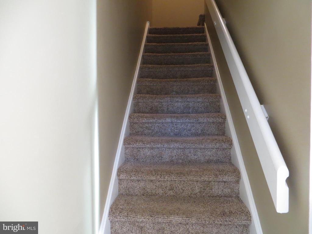 Foto principal - 6403 Rolling Hill Dr