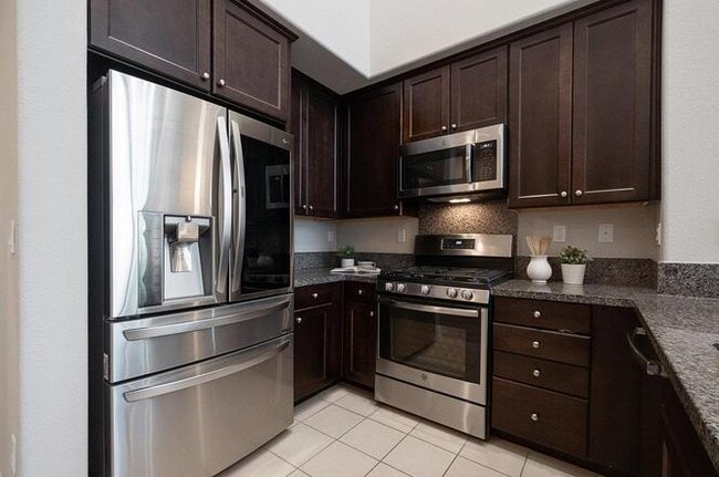 Building Photo - 151 Hudson Pl