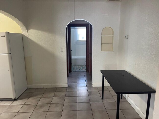 Foto del edificio - 1002 Drew St