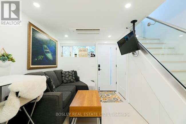 Building Photo - 66 Chatham Ave