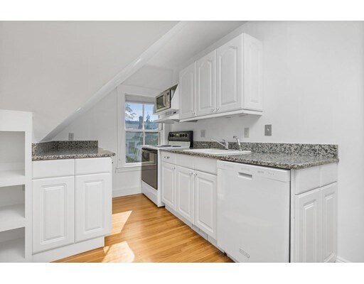 Primary Photo - 30 Orient Ave