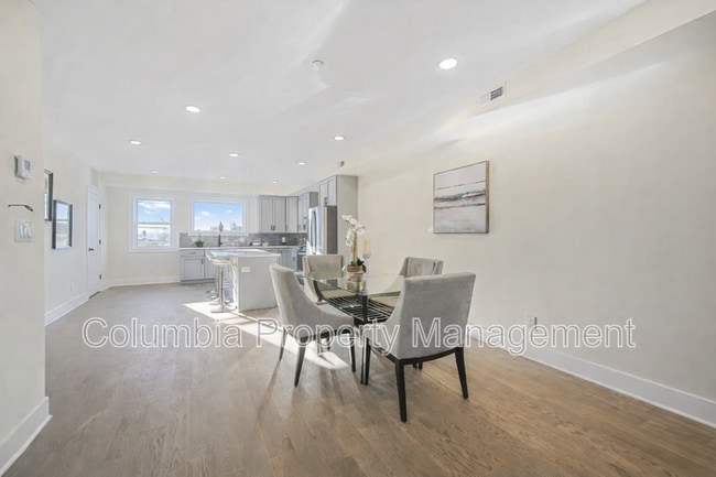 Building Photo - 3552 Warder St NW