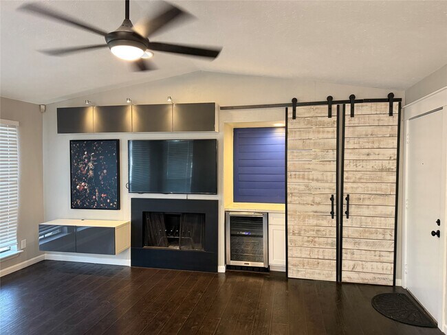 Building Photo - 5001 Lamonte Ln