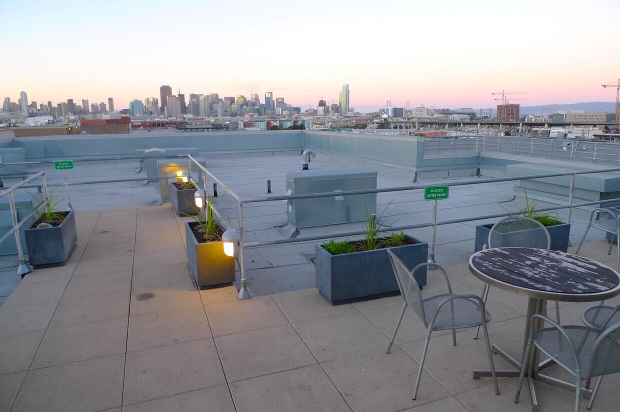 Photo - 451 Kansas St. #550